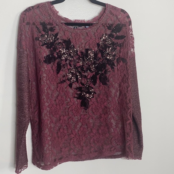 Tops - Burgundy sweater with sequence size medium